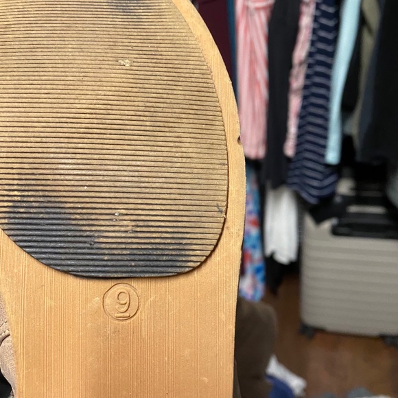 Women’s size 9 boots - Picture 7 of 8